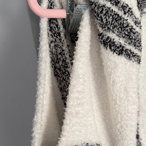 Cozy Black & White Striped Women's Sweater shawl - Picture 2 of 2